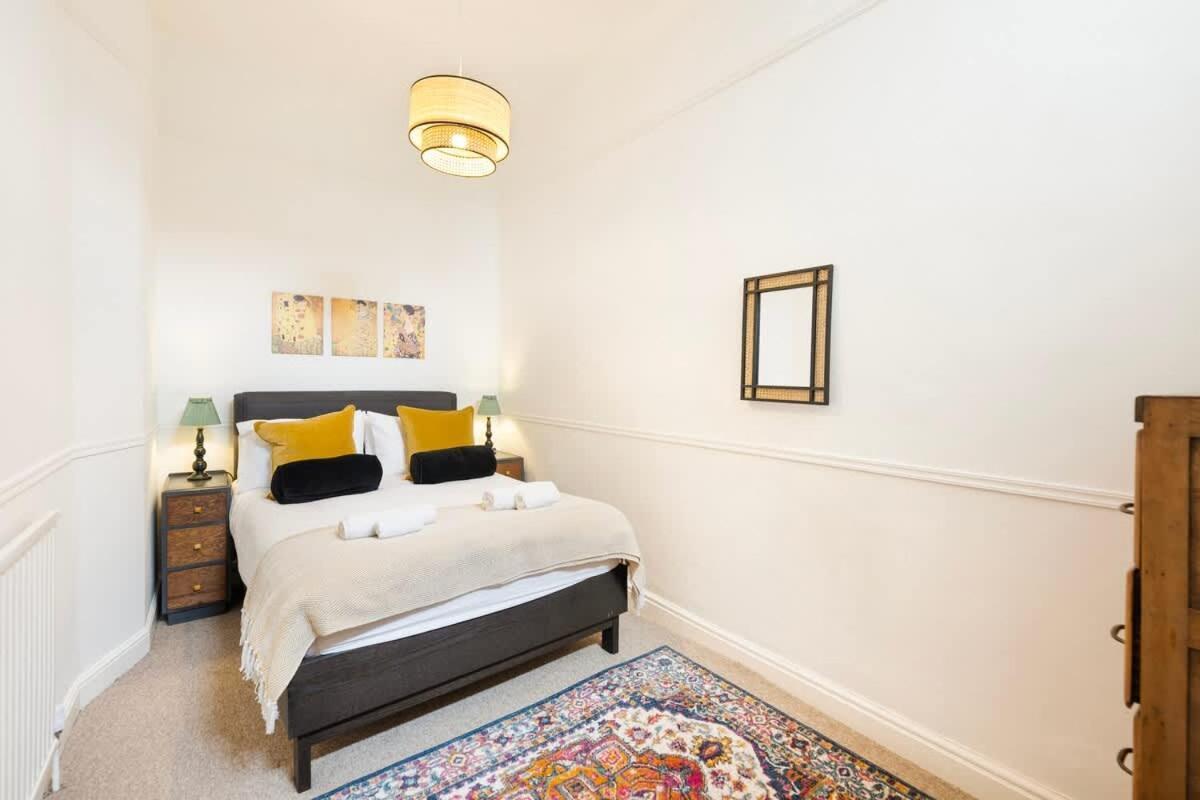 Spacious And Quiet Ground Floor Flat บริสตอล ภายนอก รูปภาพ
