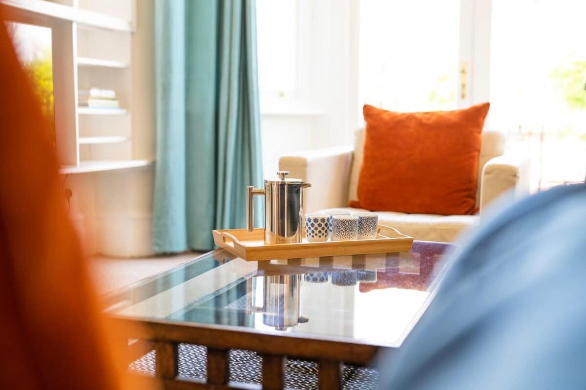 Spacious And Quiet Ground Floor Flat บริสตอล ภายนอก รูปภาพ